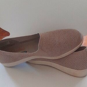 SKECHERS Madison Ave. Closets Star. Memory foam size 8.5.